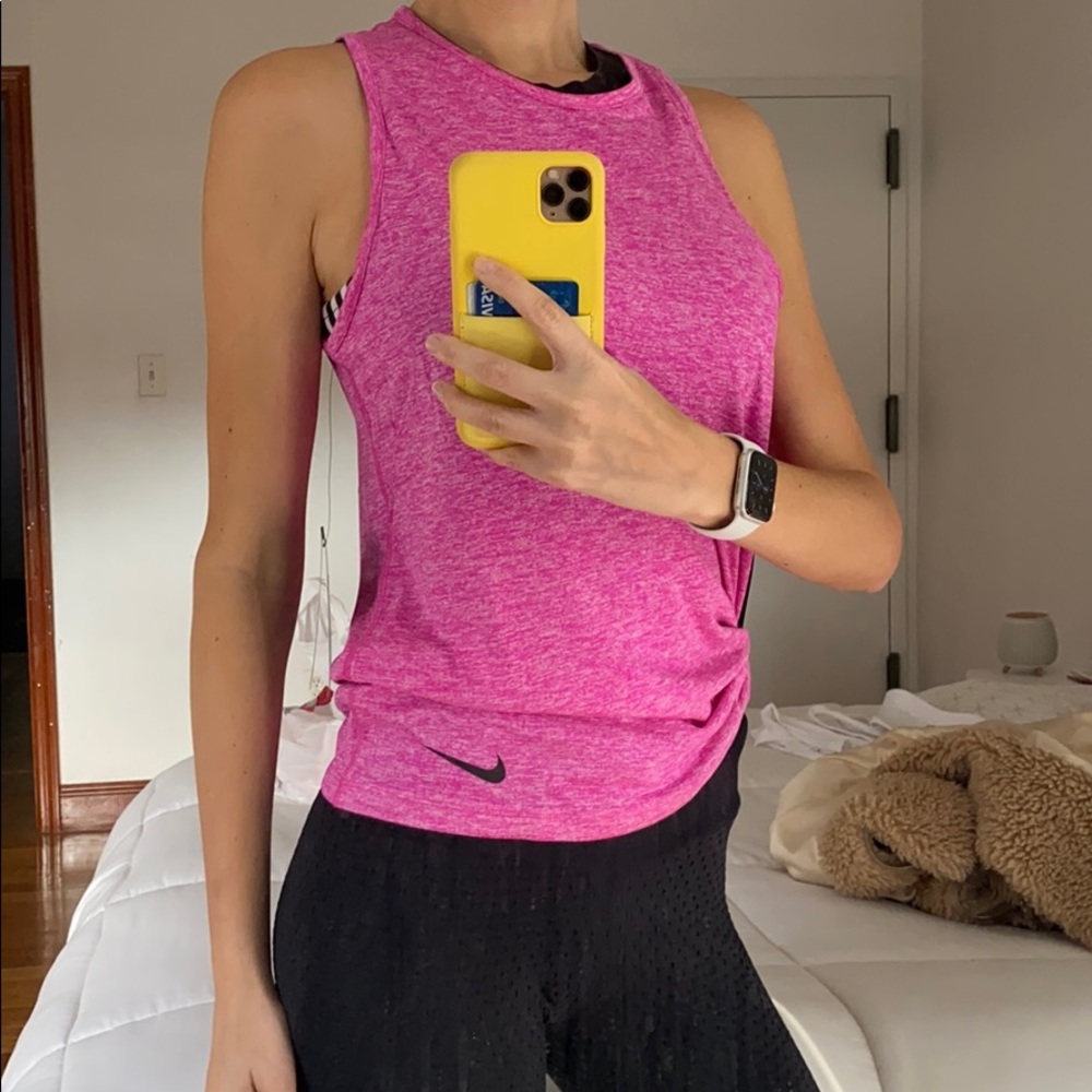 BRAND NEW NIKE PINK TEE 💫